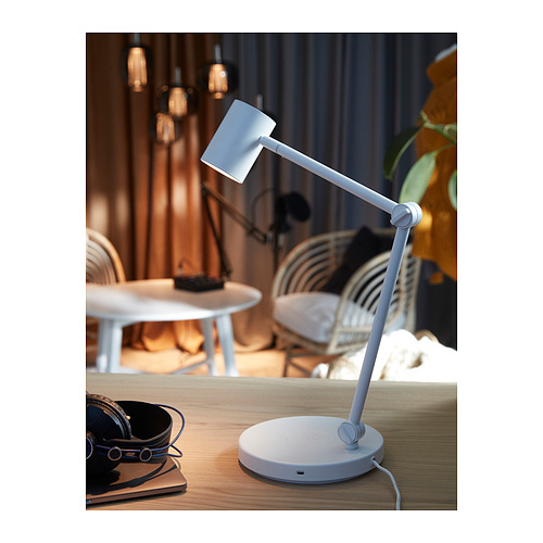 NYMÅNE work lamp with wireless charging