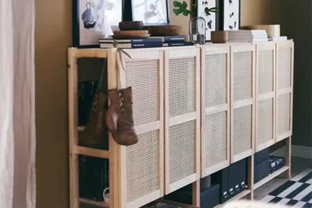 Home 2| A versatile living area where calm is key