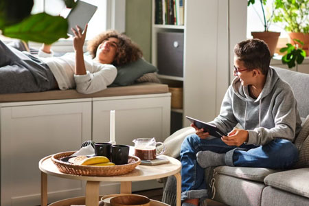 Home 9 | Studio on the move: a flexible living area in an open plan apartment