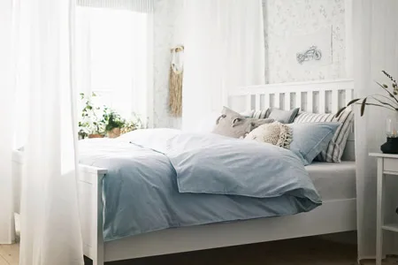 A light, airy bedroom that’s an oasis of calm
