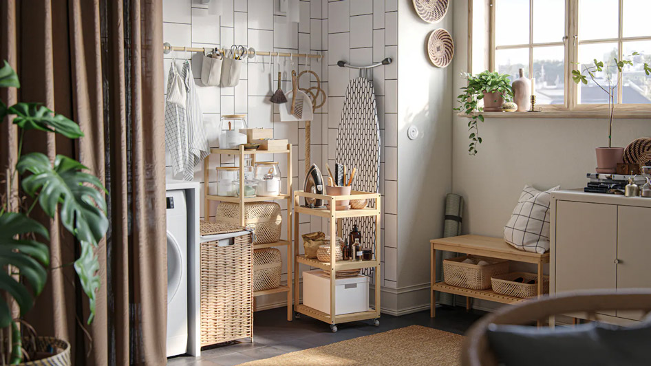 A flexible laundry nook in earthy tones