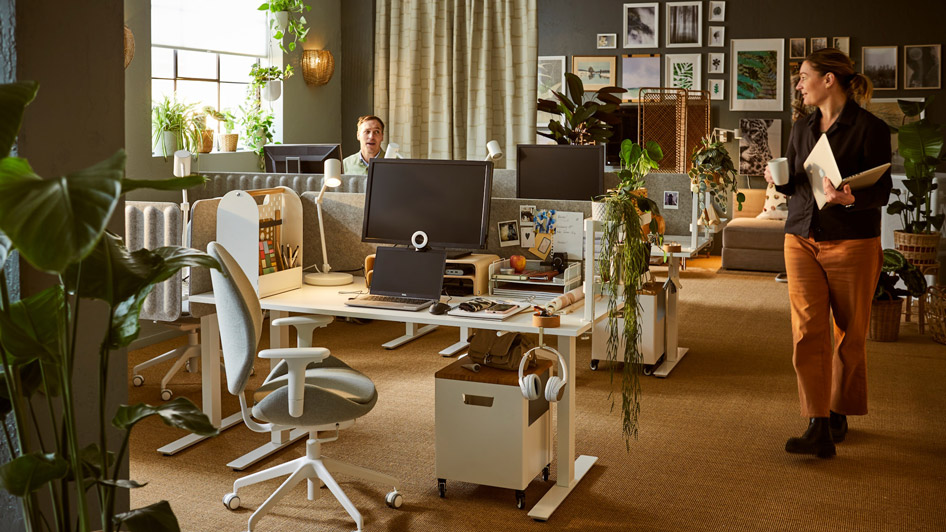 A modern oasis that’s also a business office