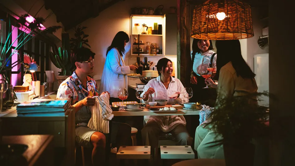 Spontaneous get togethers in a small apartment