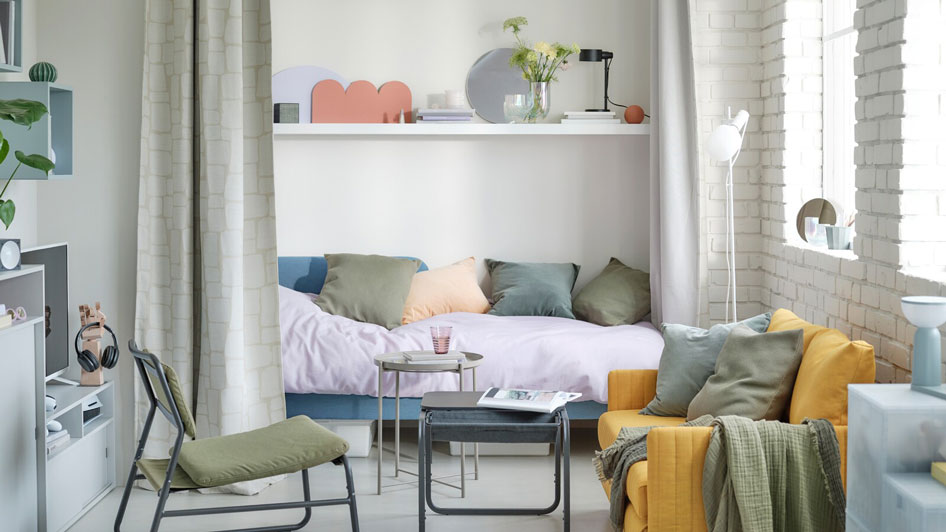 An airy and modern 24-hour living room oasis