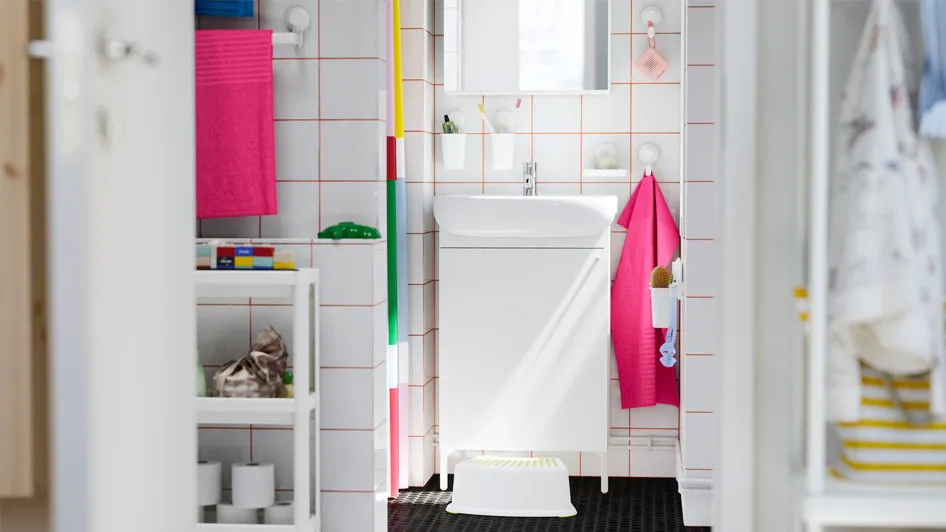 A colourful and flexible bathroom designed for busy families
