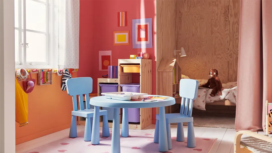 An inspiring arts and crafts room for kids